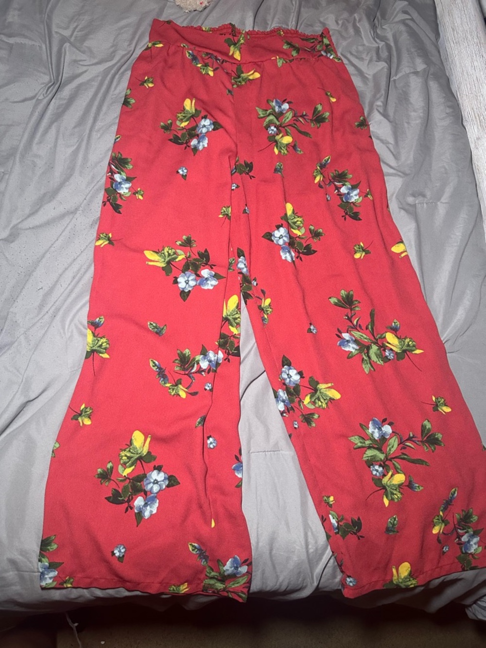 Petite Wide Leg Floral Pants in Red